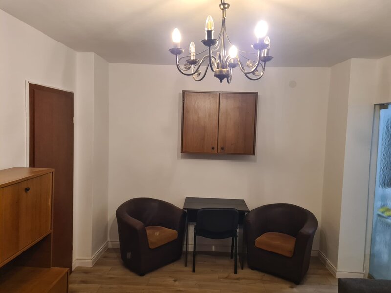 Piata Romana, metrou apartament  3 camere