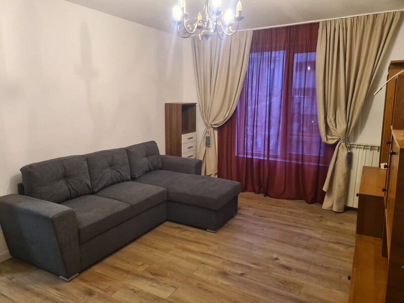 Piata Romana, metrou apartament  3 camere
