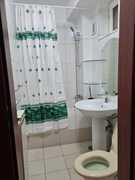 Piata Romana, metrou apartament  3 camere