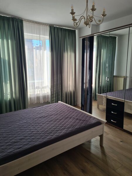 Piata Romana, metrou apartament  3 camere